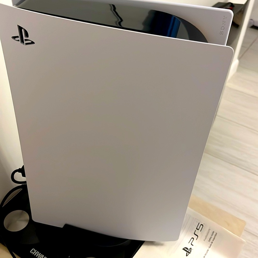 PS5, brand new only used once, and very functional. Works like brand new!